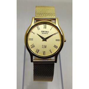 Vintage Style Seiko Quartz Mens Gold Watch & Gold accents W/ Metal Strap